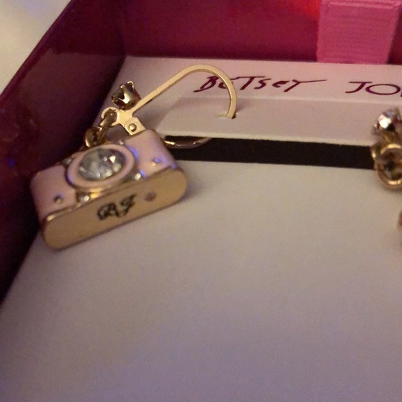 Betsey Johnson Gold Tone & Pink Enamel Camera Drop Earrings Crystal Accents NIB - Picture 9 of 12